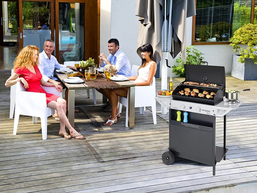 Con il barbecue a gas CAMPINGAZ Xpert 200 LS Rocky preparerete delle ottime grigliate da gustare nel giardino di casa vostra in compagnia dei vostri migliori amici